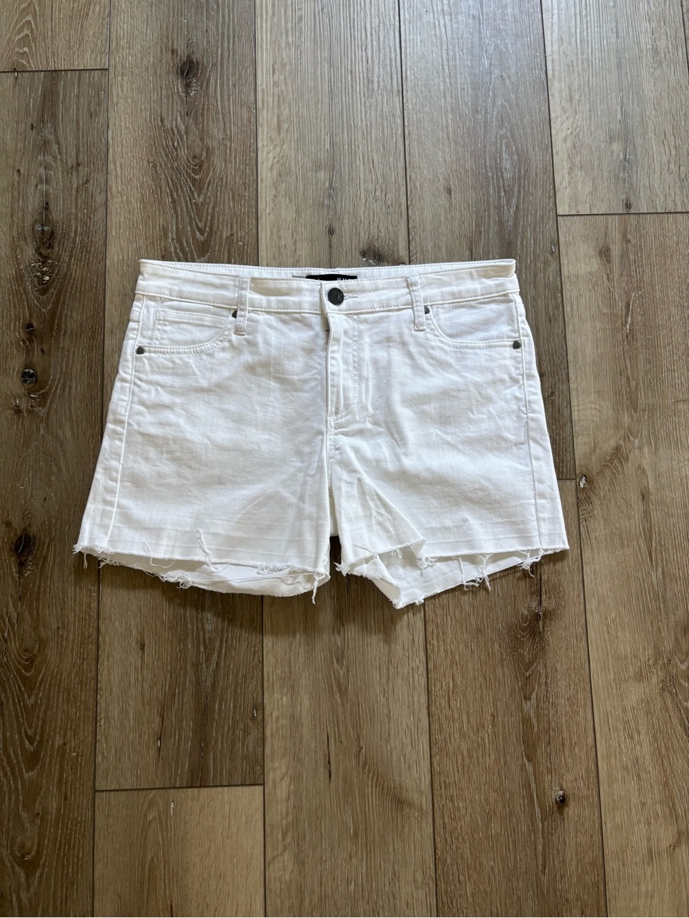 KUT from the Kloth Andrea Raw Hem Denim Shorts Optic White Mid Rise size 10